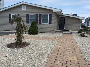 11 Neptune Rd, Toms River, NJ 08753