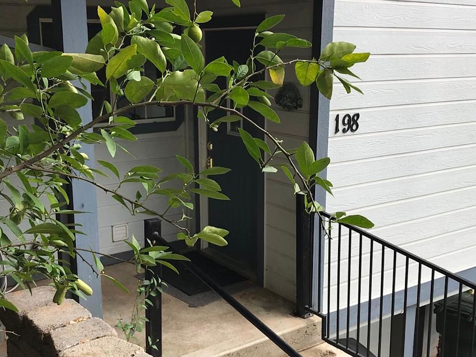Desirable downtown Auburn location