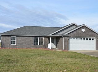 1386 Field Crest Ln, Jasper, IN 47546