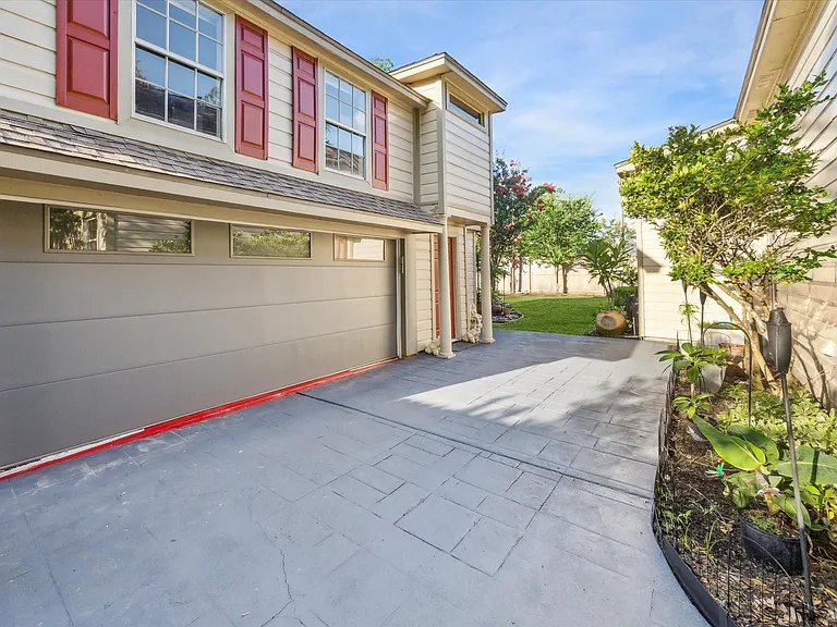 718 Garden Oaks Blvd — Photo 26