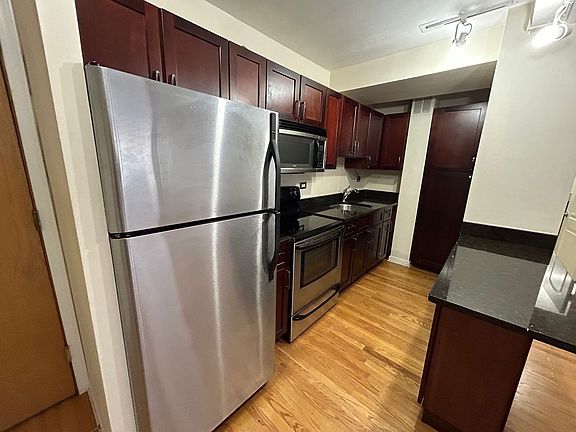 4th image of 4180 N Marine Dr #4180202