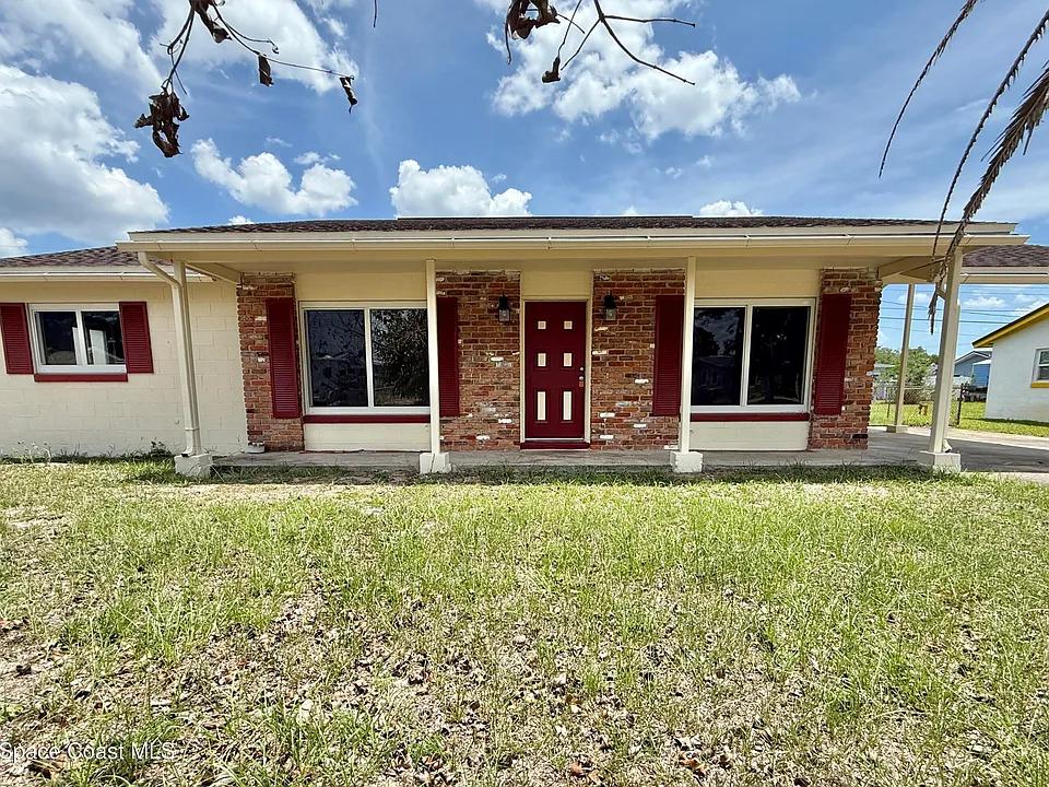 1635 Nassau St