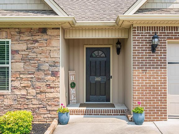 4th image of 3062 Pin Oaks Cir NE