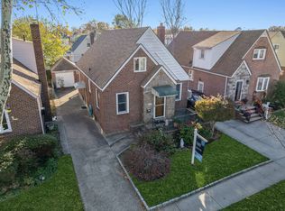 13836 62nd Rd, Flushing, NY 11367