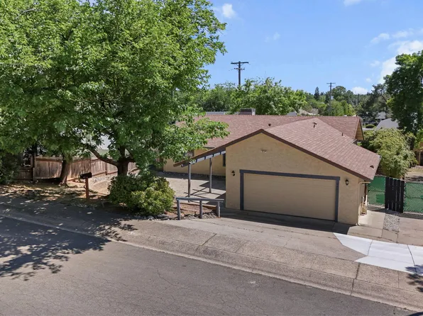 2831 Camulos Way, Redding, CA 96002