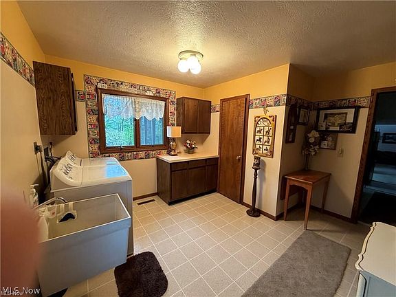 3rd image of 2359 Oak Tree Dr NW