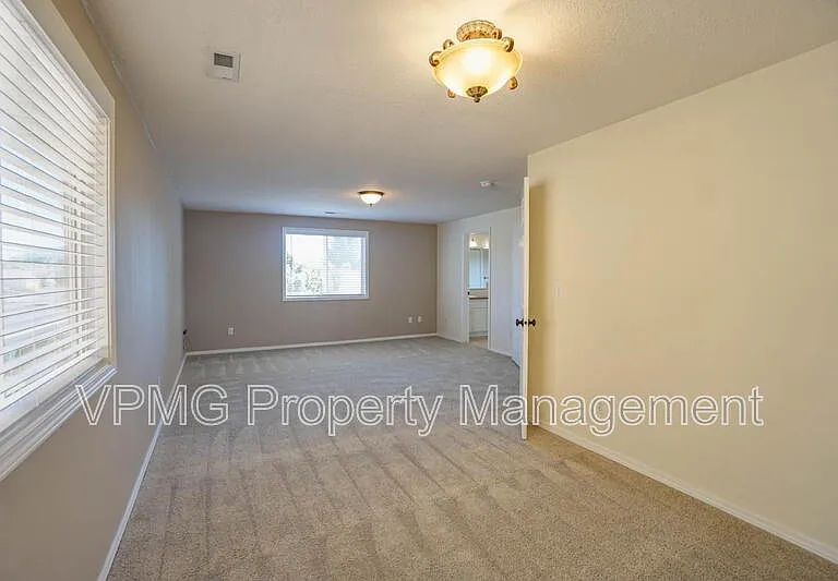 7205 NE 159th Ave — Photo 36