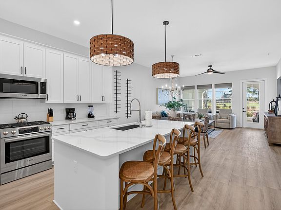 5th image of 277 The Grove Dr N #317