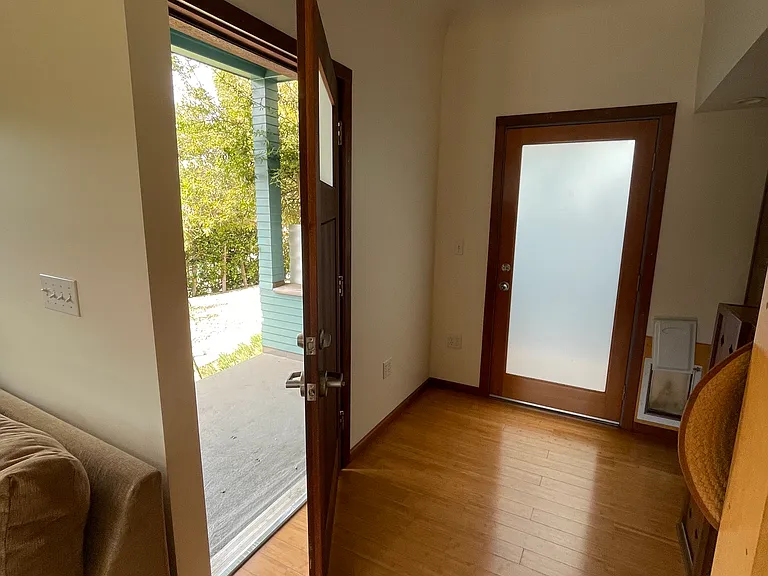530 Brooks Ave — Photo 7