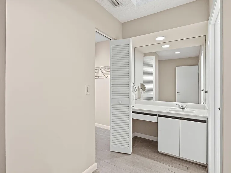 6170 Bay Isles Dr — Photo 26