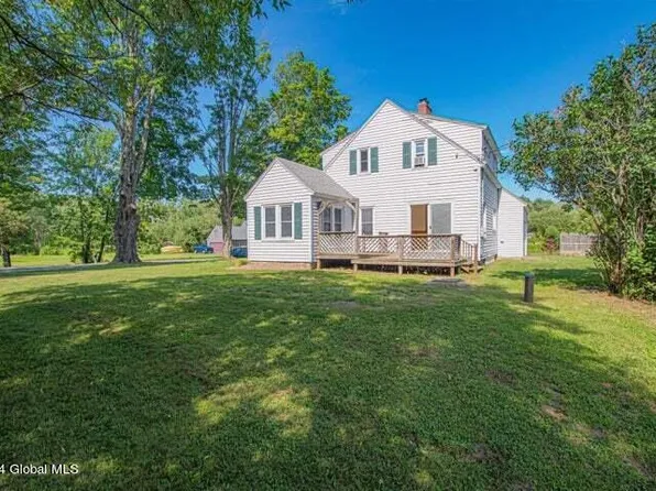 2258 County Hwy 107, Amsterdam, NY 12025