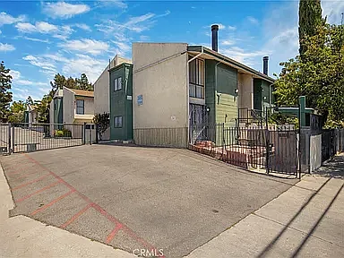 11107 Arminta St — Photo 20