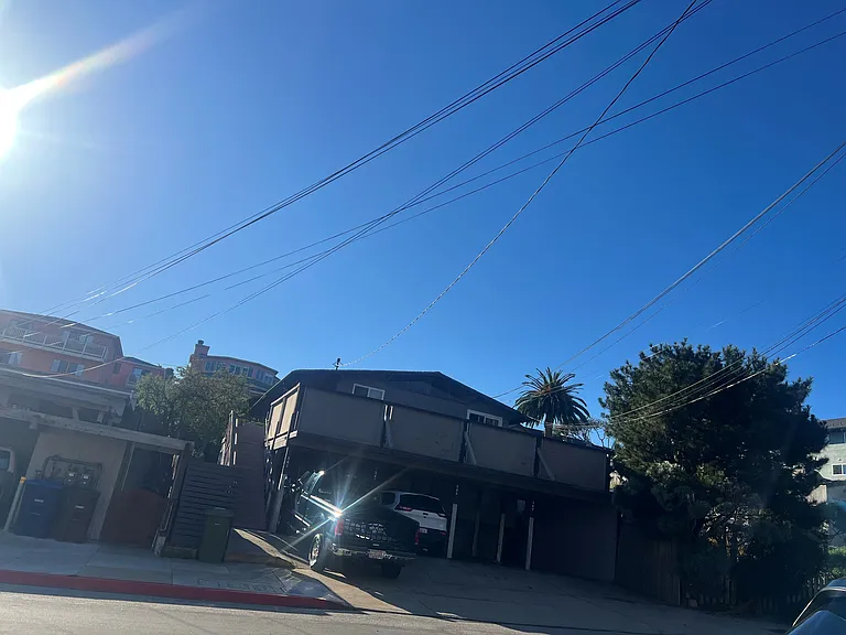 347 Hawthorne St — Photo 14