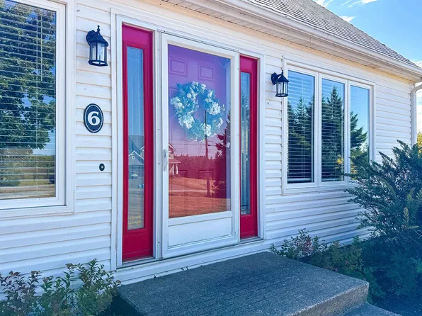 6 Fox Run Dr W, Charlottetown, PE C1E 2J1
