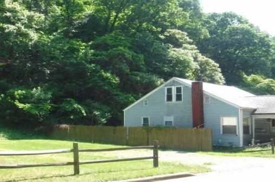 2nd image of 405 McLister Ave
