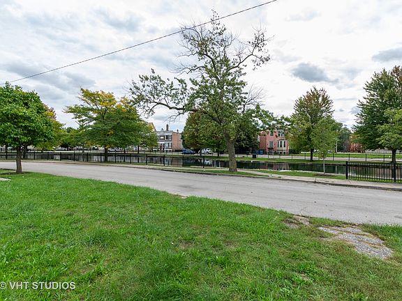 5th image of 526 W Winneconna Pkwy
