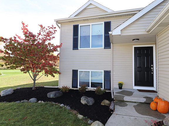 3rd image of 4728 Pine Hill Dr