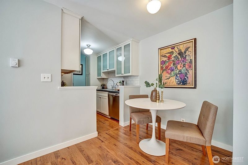 5th image of 2111 E John Street #204