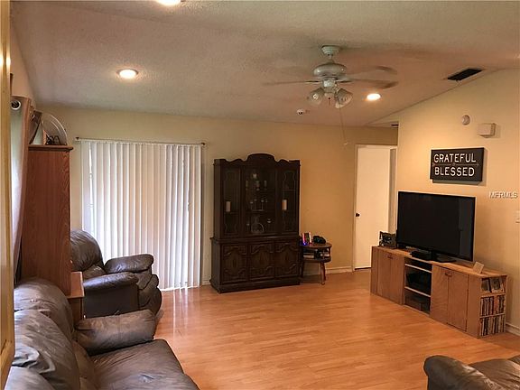 4th image of 1510 Thistledown Dr