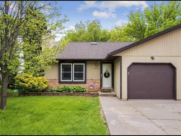 2054 S Ridge Dr, Coralville, IA 52241
