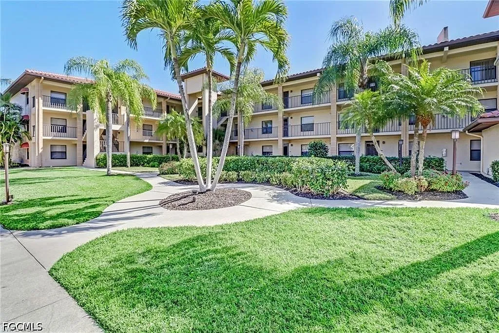 2 bed, 2.0 bath, 1069 sqft, $5,000 — Photo 2