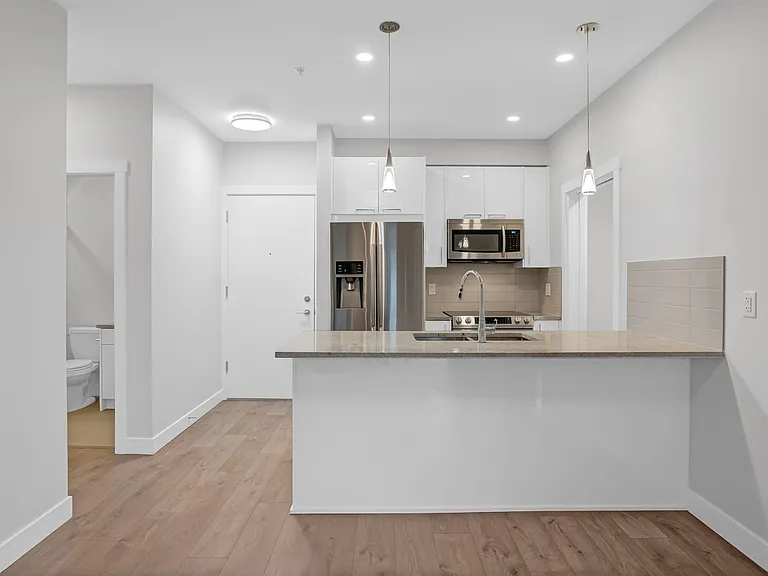 20686 Eastleigh Cres #107 — Photo 7