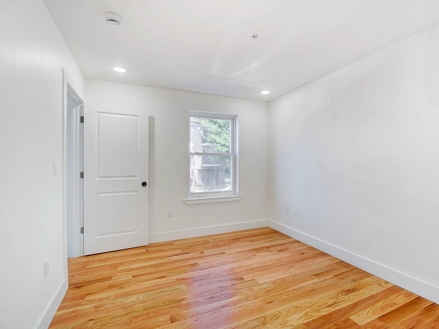 3 bed, 1435 sqft, $2,875 — Photo 2