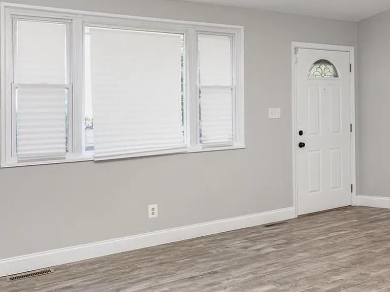 504 Hamlen Rd — Photo 3