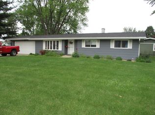 402 Heritage Ln, Ottawa, IL 61350