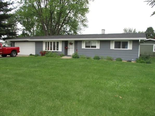 402 Heritage Ln, Ottawa, IL 61350