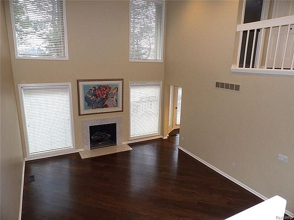 5th image of 4076 Willoway Place Dr #1