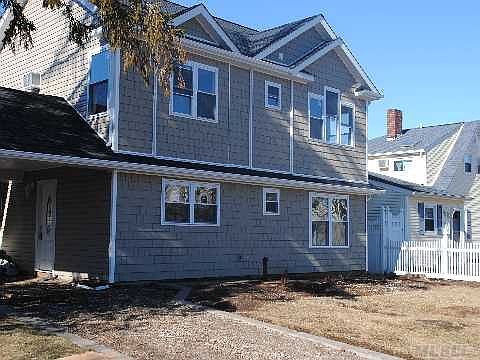 2nd image of 30 Bishop Ln