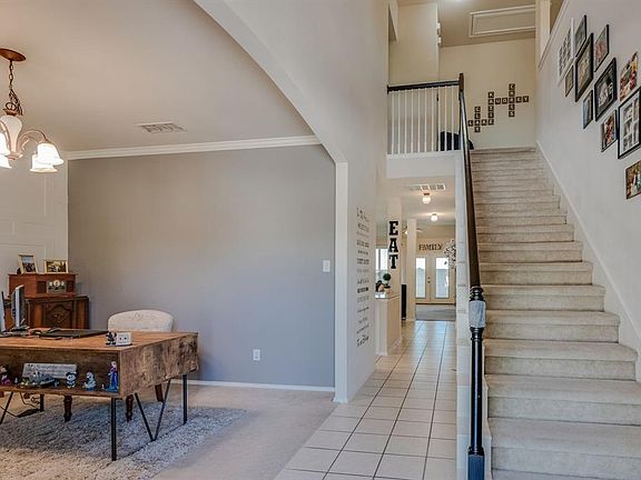 5th image of 333 Chalkstone Dr