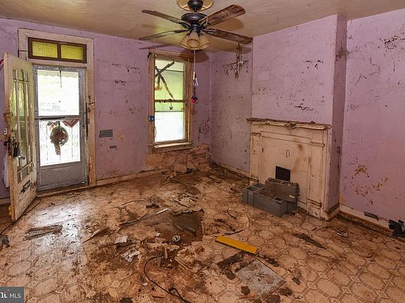 3rd image of 3914 Elm Ave