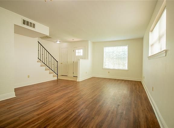 5th image of 315 35th St