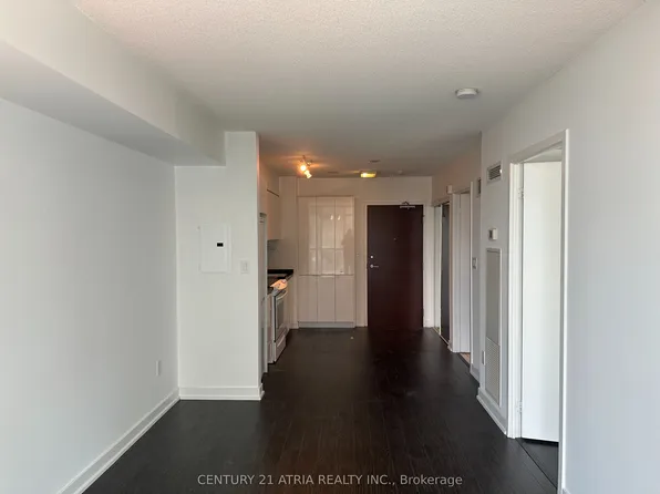 15 Iceboat Ter, Toronto, ON