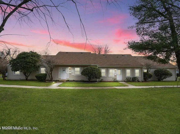 19 Plaza Del Campillo Unit B, Freehold, NJ 07728