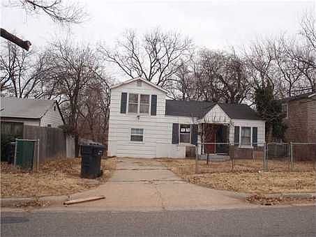 2nd image of 409 SW 41st St