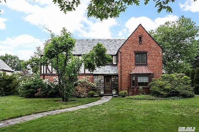 1st image of 164 Oxford Blvd