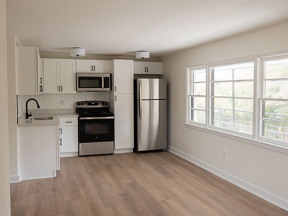 4th image of 9619 Capeview Ave #C