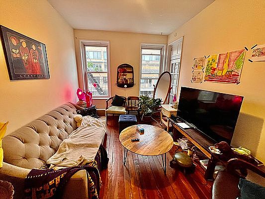 1st image of 522 E 11th St #22