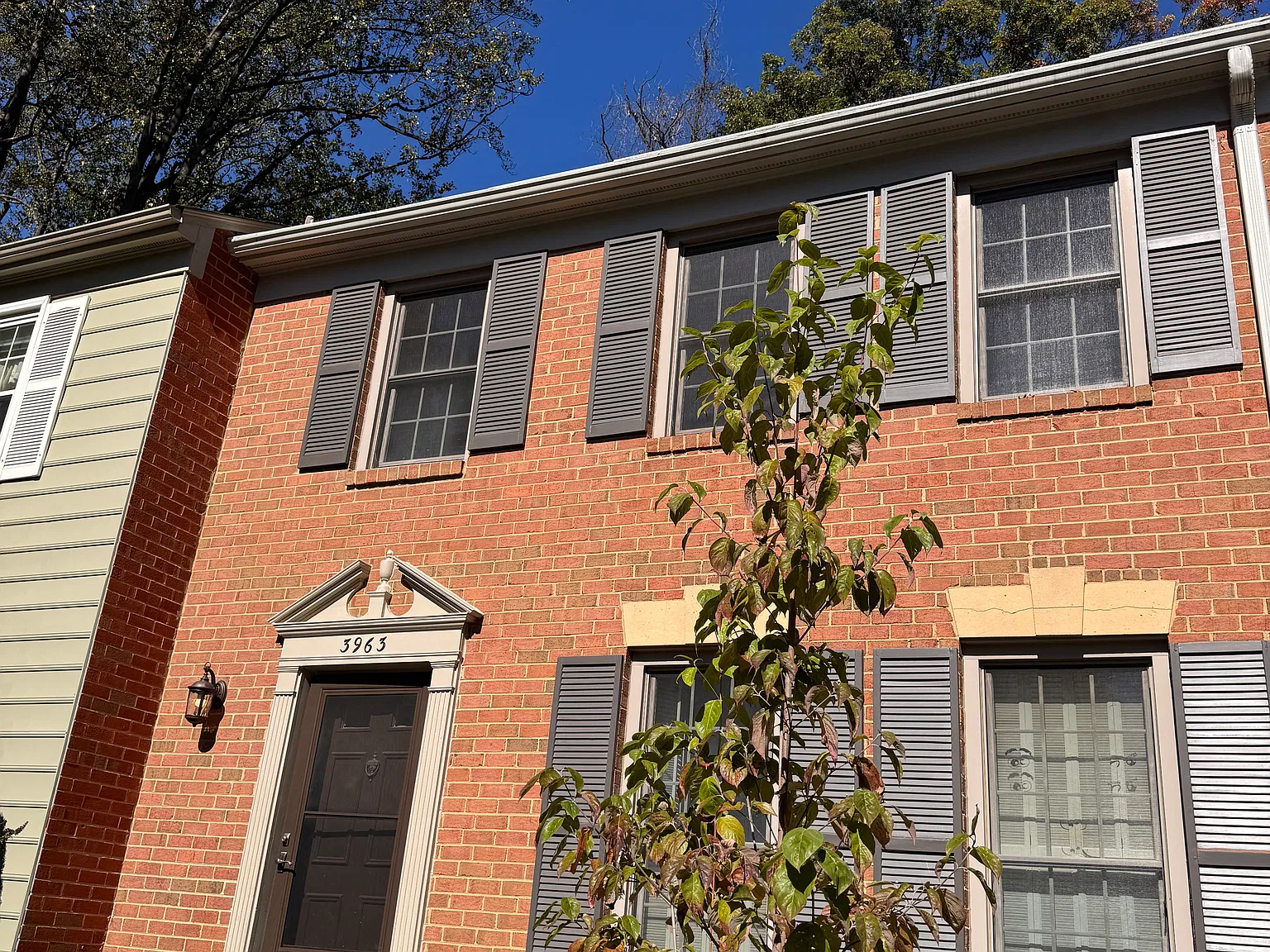 3 bed, 3.5 bath, 2310 sqft, $3,200 — Photo 2