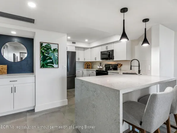 2425 Presidential Way APT 1101, West Palm Beach, FL 33401