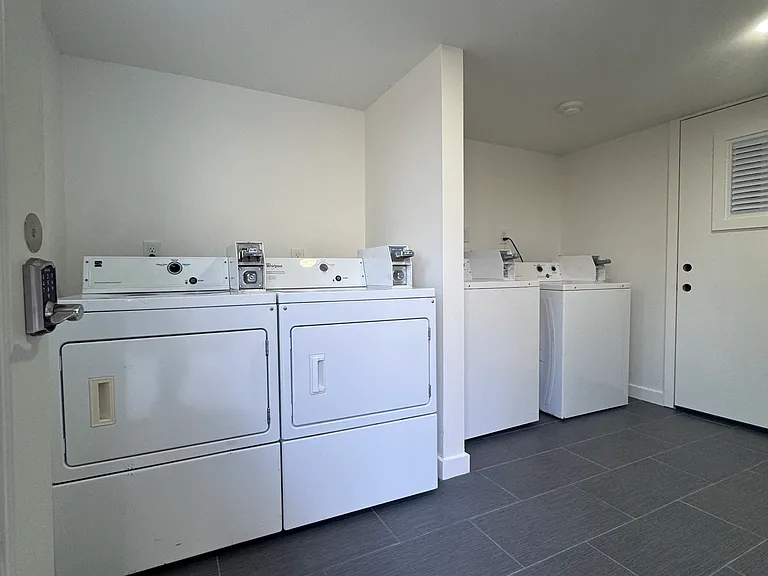 504 Swanee — Photo 18