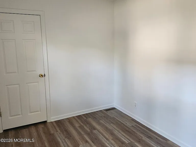 175 W Sylvania Ave — Photo 11