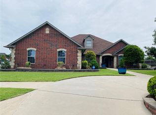 2220 Ping Dr, Weatherford, OK 73096