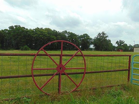 4th image of 2600 County Road 475