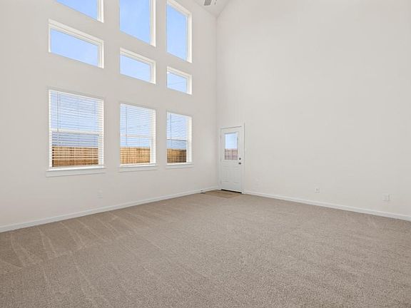 3rd image of 13735 Olympic Riv