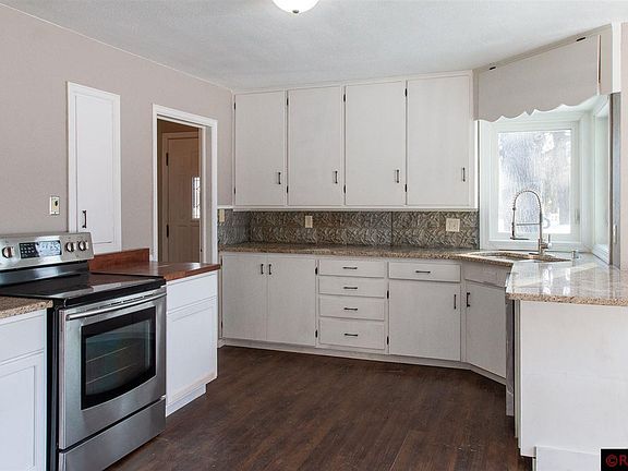 3rd image of 1017 Carney Ave