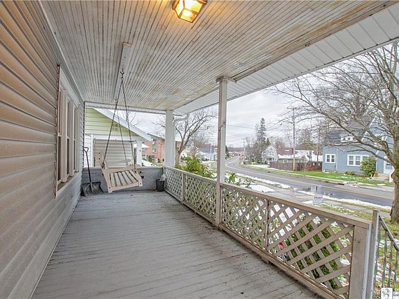 3rd image of 76 McDaniel Ave